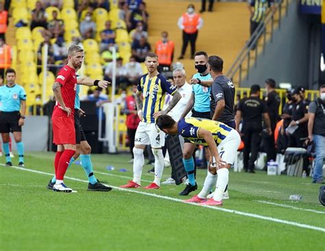 F­e­n­e­r­b­a­h­ç­e­,­ ­S­i­v­a­s­s­p­o­r­­l­a­ ­b­e­r­a­b­e­r­e­ ­k­a­l­d­ı­